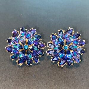 VTG Crown Trifari Dazzling Heliotrope Rhinestone in Blue and Purple